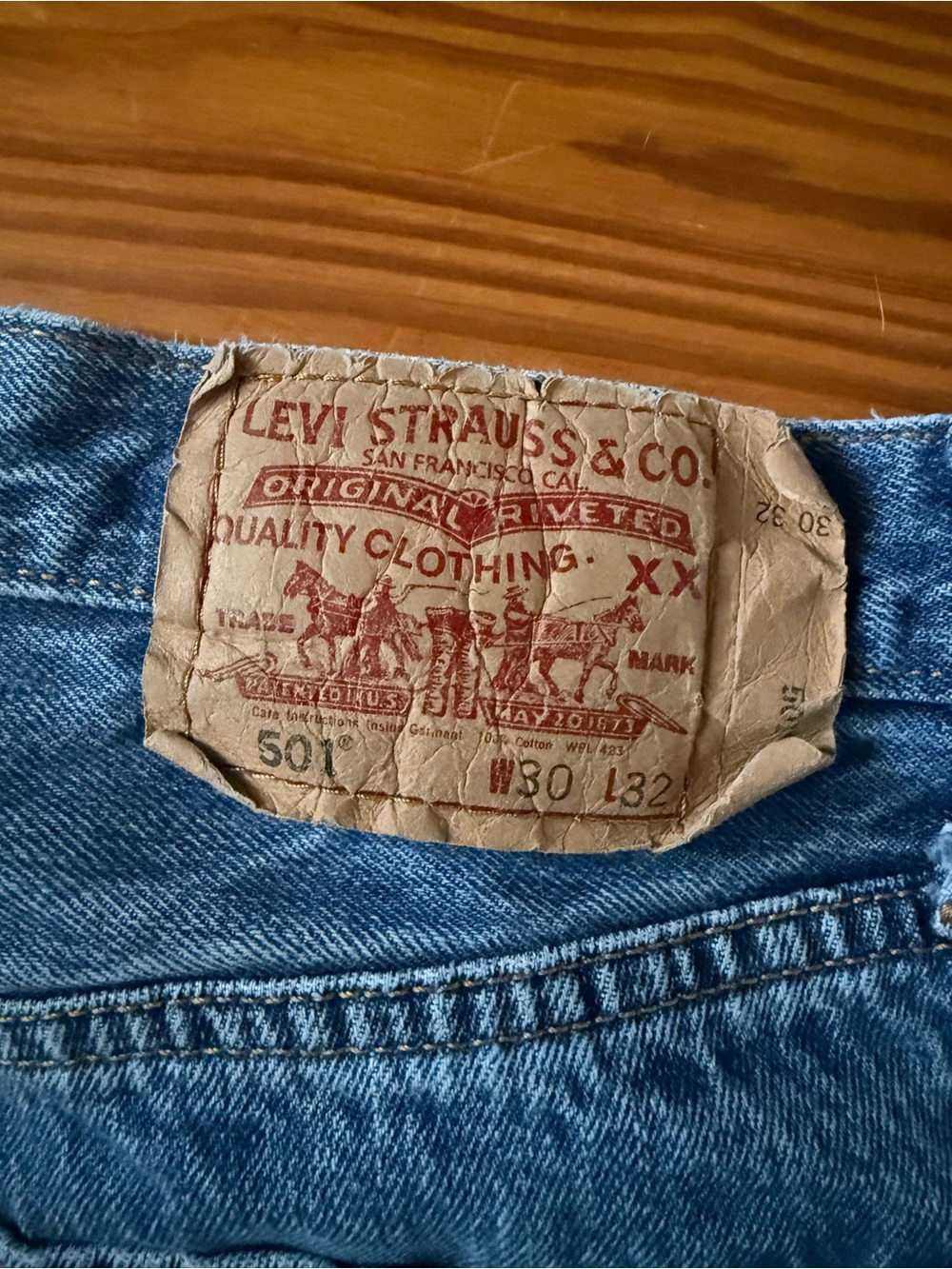 Vintage Levi’s 501 Jeans 30x32 - Picture 7 of 7